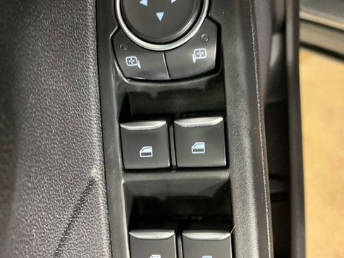 Used 2022 Ford Escape SEL image 17