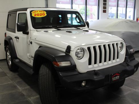 Used 2020 Jeep Wrangler Sport AWD/4WD image 3