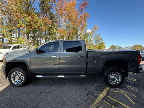 Used 2018 GMC Sierra 2500 Denali w/ Suspension Package, Off-Road image 3