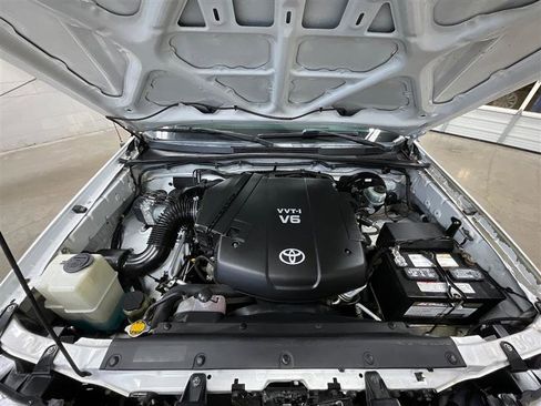 Used 2010 Toyota Tacoma PreRunner image 29