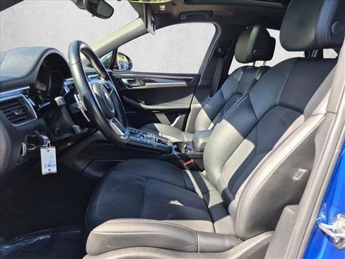 Used 2018 Porsche Macan AWD/4WD image 17