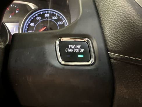 Used 2023 GMC Acadia SLE w/ Driver Convenience Package FWD image 10