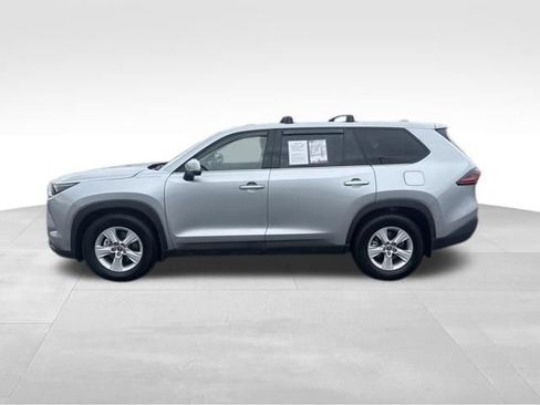 Used 2025 Toyota Grand Highlander FWD image 2