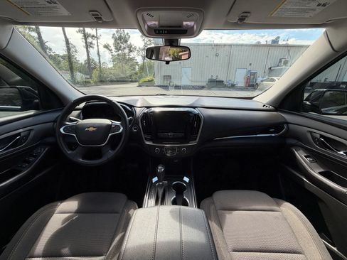 Used 2020 Chevrolet Traverse LT FWD image 13
