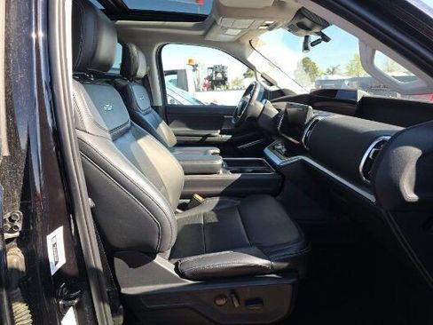 Used 2025 Ford Expedition Max Platinum AWD/4WD image 10