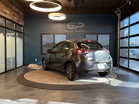 Used 2020 Toyota Yaris LE FWD image 5