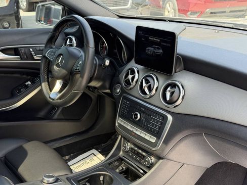 Used 2018 Mercedes-Benz GLA 250 4MATIC w/ Premium Package image 14
