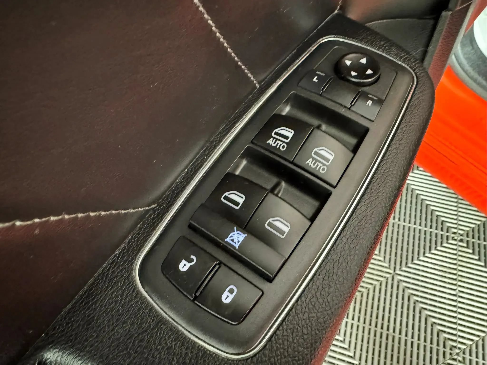 Used 2020 Dodge Charger Scat Pack RWD image 38