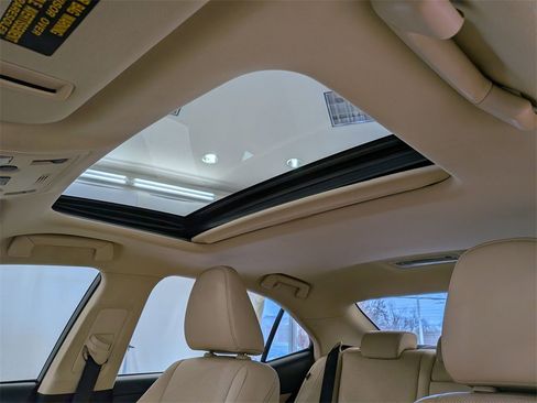 Used 2016 Lexus IS 300 AWD image 16