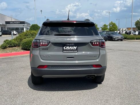 Used 2022 Jeep Compass Limited AWD/4WD image 6