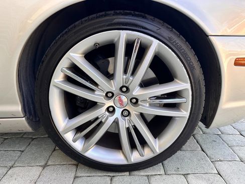 Used 2009 Jaguar XJ Vanden Plas Super V8 Portfolio image 36