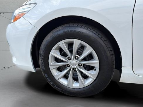 Used 2015 Toyota Camry LE FWD image 29