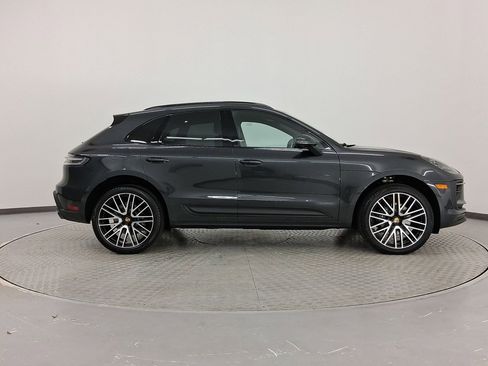 Used 2026 Porsche Macan image 8