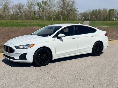 Used 2020 Ford Fusion SE image 5