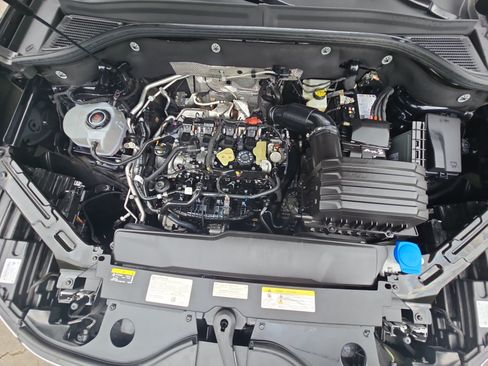 Certified 2024 Volkswagen Atlas SE FWD image 33