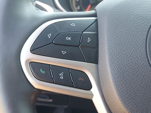 Certified 2019 Jeep Cherokee High Altitude image 22