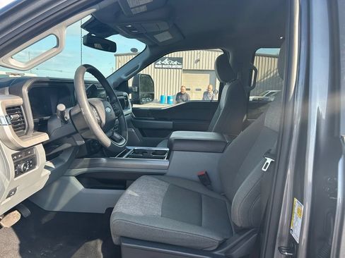 Used 2024 Ford F250 XLT w/ XLT Premium Package AWD/4WD image 4