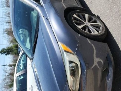 Used 2017 Subaru Legacy 2.5i Limited image 3