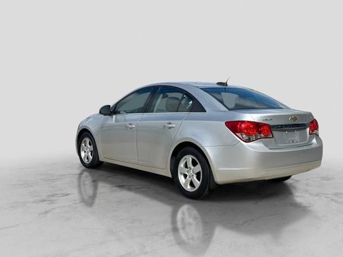Used 2016 Chevrolet Cruze LT FWD image 4