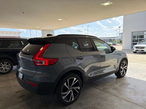 Used 2021 Volvo XC40 T4 R-Design w/ Climate Package FWD image 15