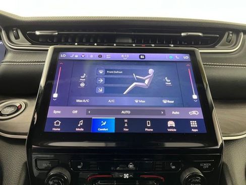 Used 2023 Jeep Grand Cherokee Limited image 29