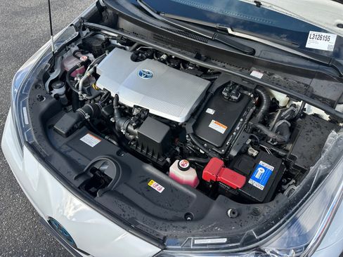 Used 2020 Toyota Prius LE image 28