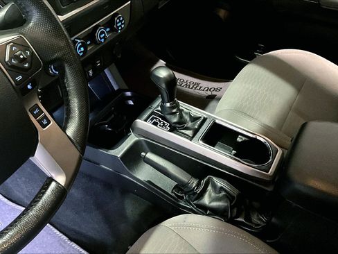 Used 2019 Toyota Tacoma SR5 image 19