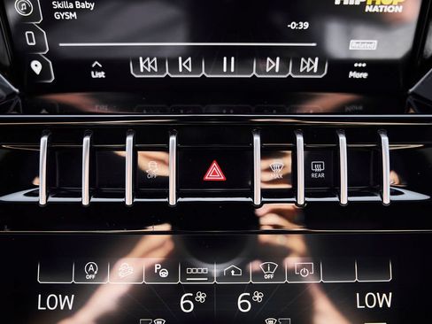 Used 2024 Lamborghini Urus S AWD/4WD image 72