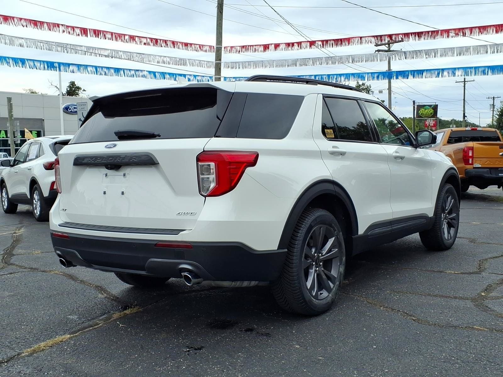 Used 2024 Ford Explorer XLT w/ Equipment Group 202A AWD/4WD image 17