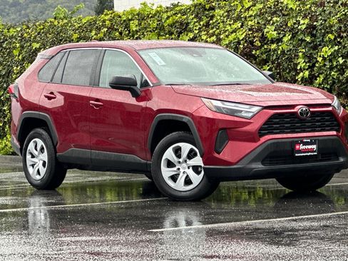 Used 2025 Toyota RAV4 LE image 2