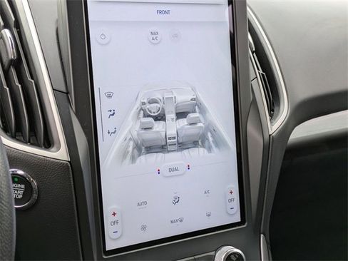 Used 2022 Ford Edge SE image 23