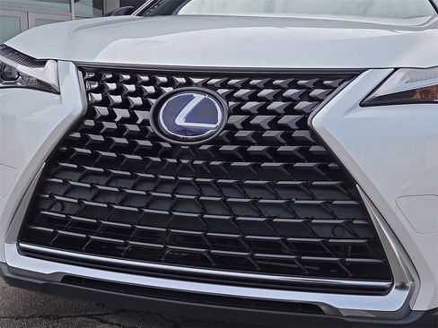 Used 2022 Lexus UX 250h image 10