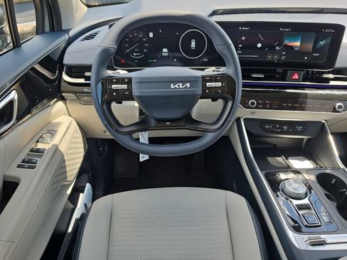 New 2027 Kia Carnival SX Prestige FWD image 14