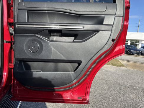 Used 2021 Ford Expedition XLT image 33