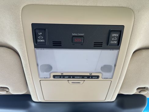Used 2017 Lexus LS 460 L w/ Ultra Luxury Package RWD image 28