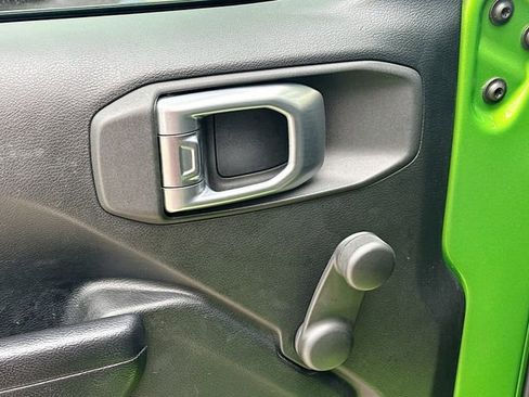 Used 2018 Jeep Wrangler Sport image 19