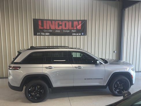 New 2026 Jeep Grand Cherokee Limited w/ Limited Altitude Package AWD/4WD image 5