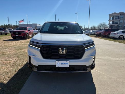 Certified 2025 Honda Pilot EX-L image 3