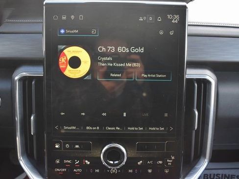 Used 2025 GMC Acadia Elevation image 27