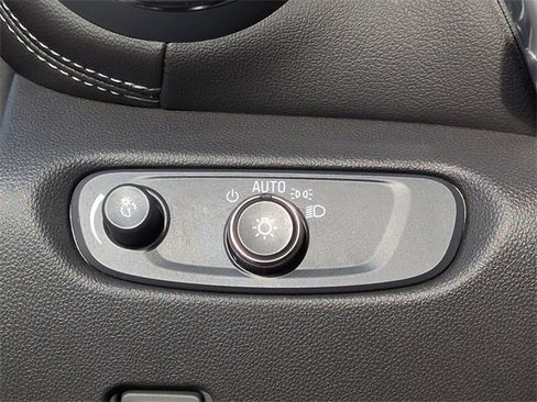 Certified 2025 Chevrolet Blazer LT image 15