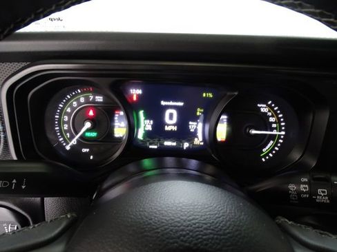Certified 2025 Jeep Wrangler Unlimited Rubicon 4xe w/ Convenience Group AWD/4WD image 15