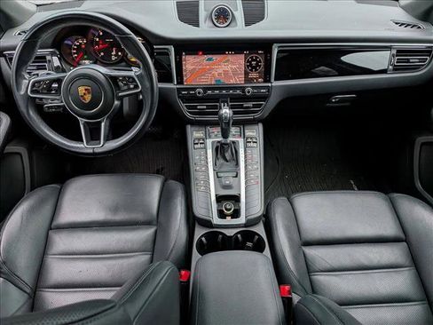 Used 2021 Porsche Macan image 17