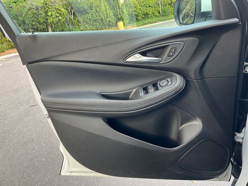 Used 2025 Buick Encore GX Preferred image 20