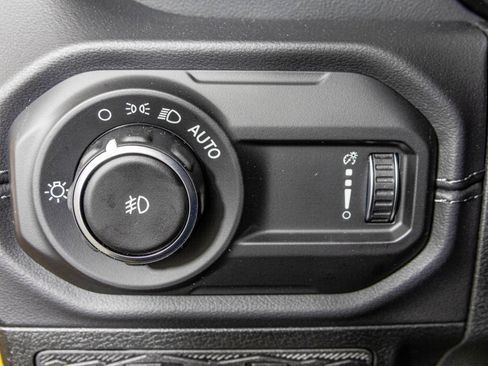 New 2026 Jeep Wrangler Unlimited Sahara AWD/4WD image 30
