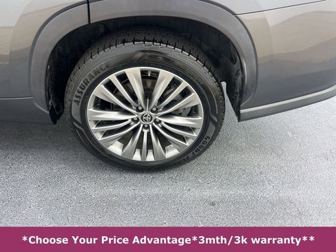 Used 2020 Toyota Highlander Platinum image 11