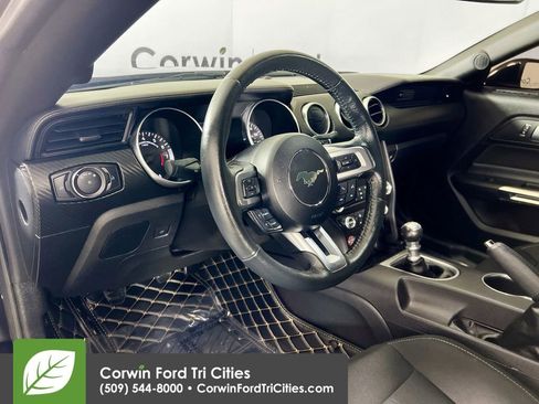 Used 2020 Ford Mustang Coupe image 3