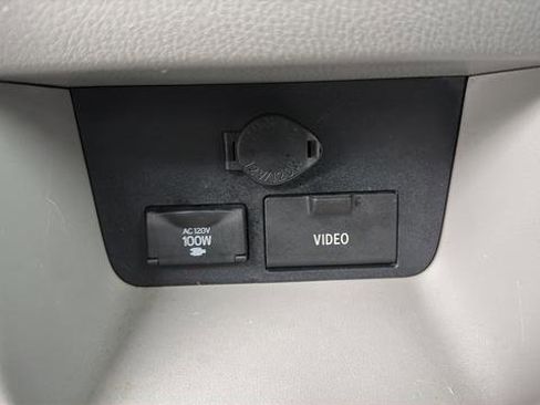 Used 2015 Toyota Highlander Limited w/ Driver Technology Package AWD/4WD image 34