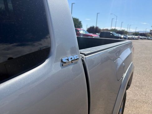 Used 2017 Toyota Tacoma SR5 w/ Tow Package RWD image 12