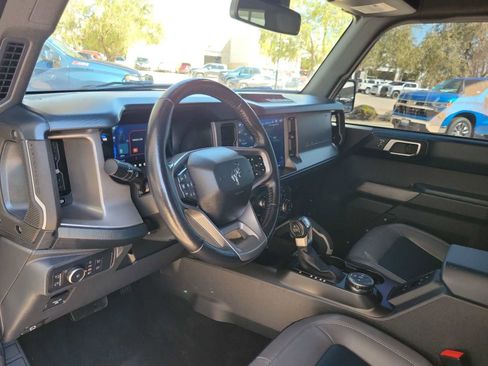 Used 2022 Ford Bronco Outer Banks image 2