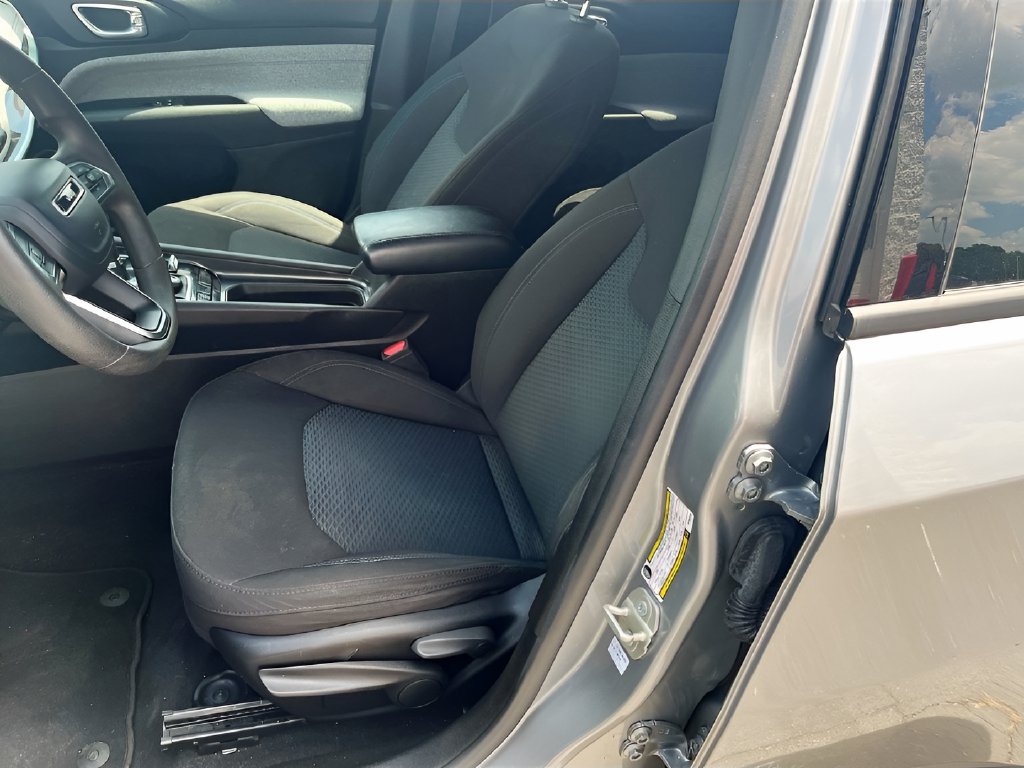 Used 2023 Jeep Compass Sport AWD/4WD image 19